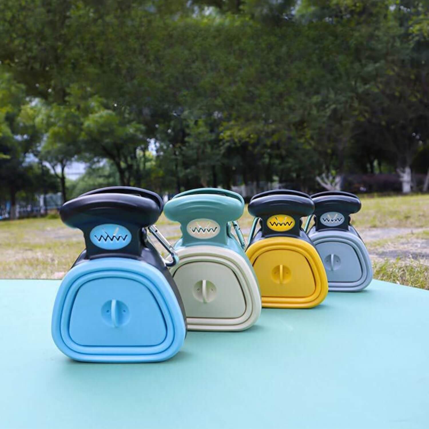 huisdierpoepscheppen in verschillende kleuren